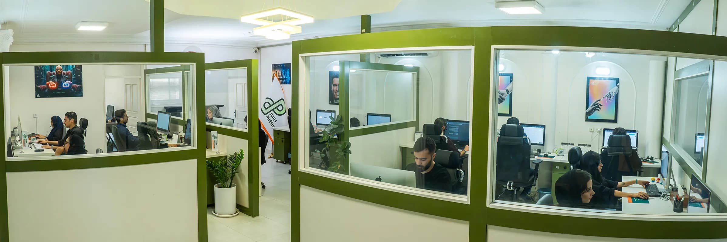 محیط کار پارس پرمیوم